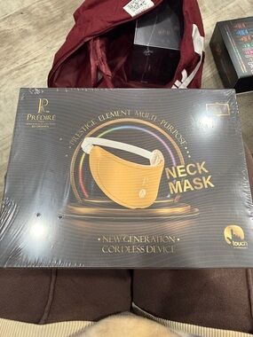 Predire Paris Prestige Element Multi-Purpose Neck Mask